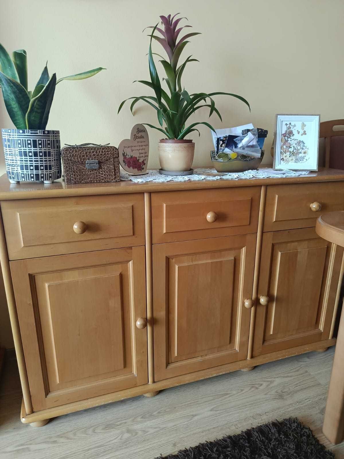 Komplet mebli drewnianych