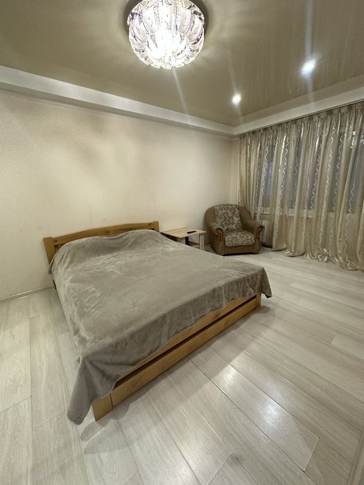 Посуточно ЦЕНТР Малый рынок 1комн люкс подобово центр малий