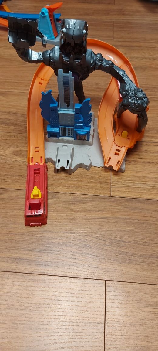 Tor hot wheels zestaw potwór Atak Nitrobot