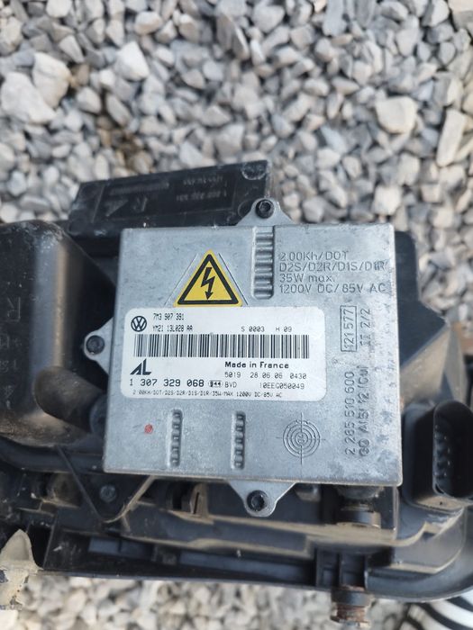 Przednia prawa lampa Xenon VW Touareg