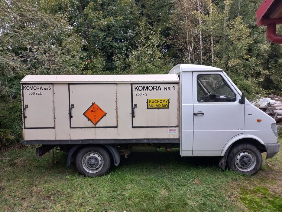 LUBLIN 3 model 3352 ciężarowy furgon 6 komorowy
