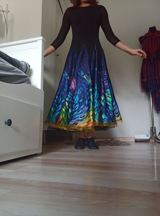 Sukienka do tańca towarzyskiego, styl standardowy
