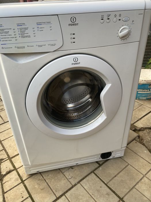 Продам стиральную машину с гарантией.