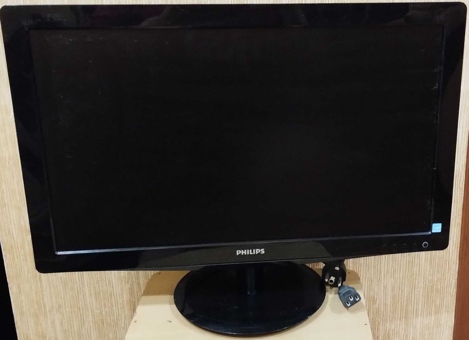 Монитор 22 дюйма Philips 226V4L