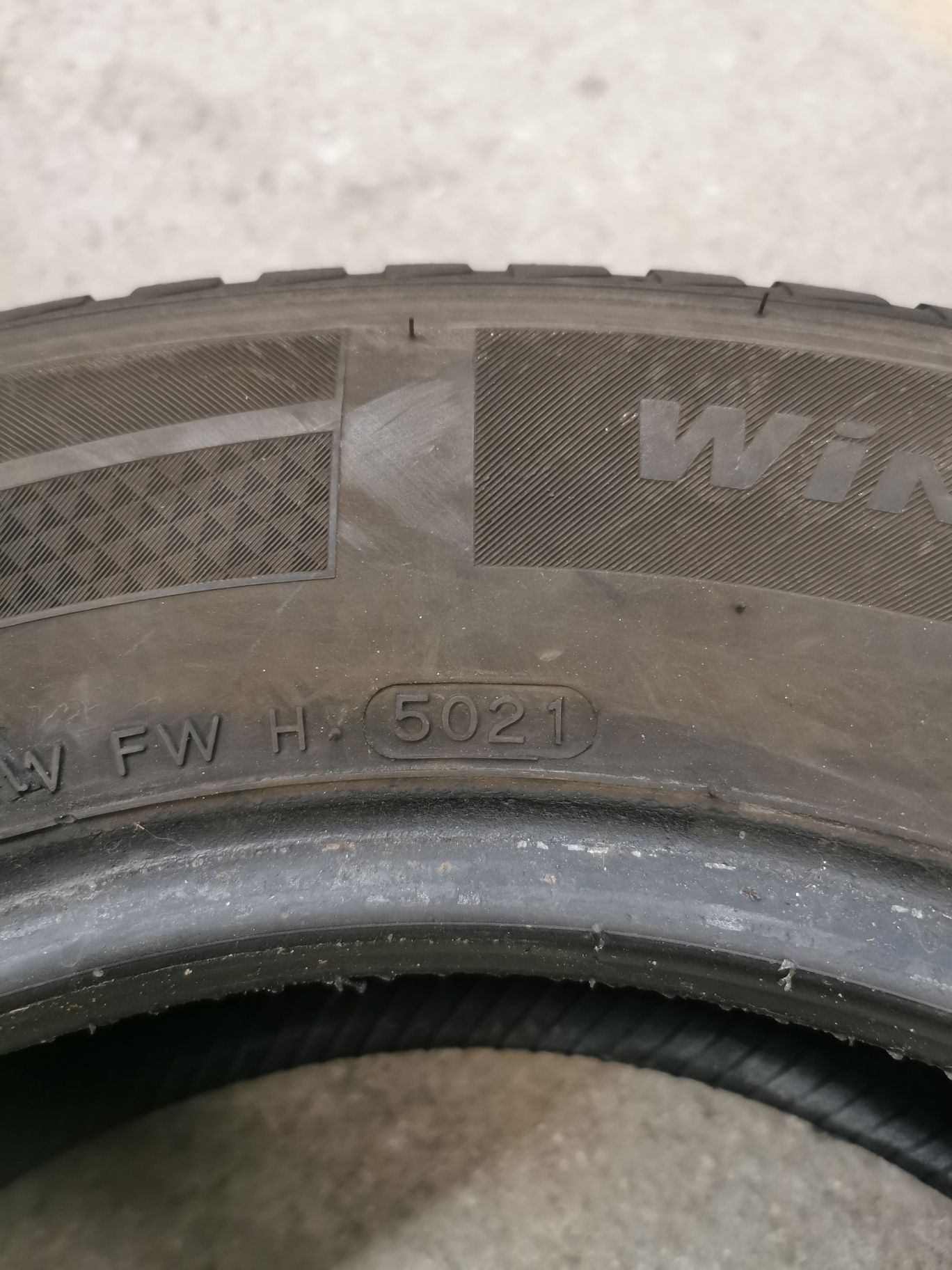 Para opon 195/70R16 Hankook Winter i* cept RS2