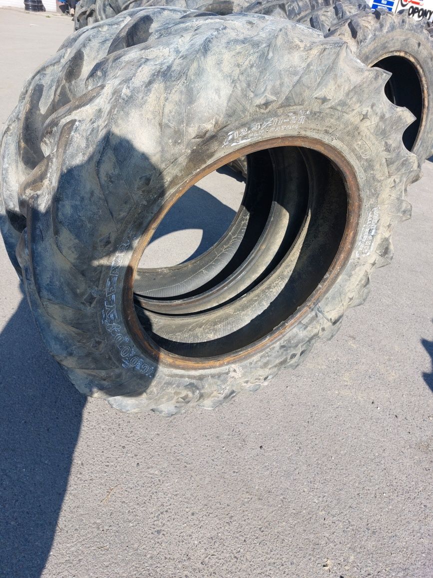 12.4-28 Goodyear opony używane rolnicze para