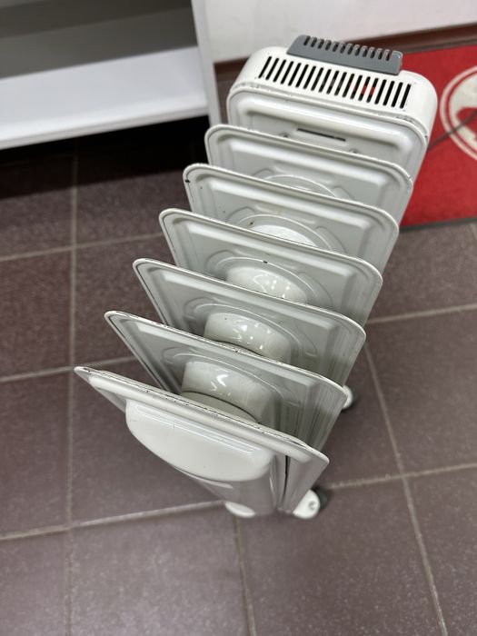 Масляный обогреватель De Longhi (Италия)