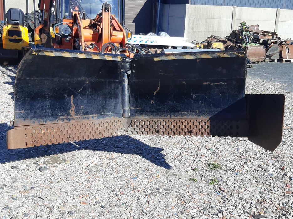 PŁUG DO ŚNIEGU - 220cm - podwójna regulacja hydrauliczna - spych 2.2m