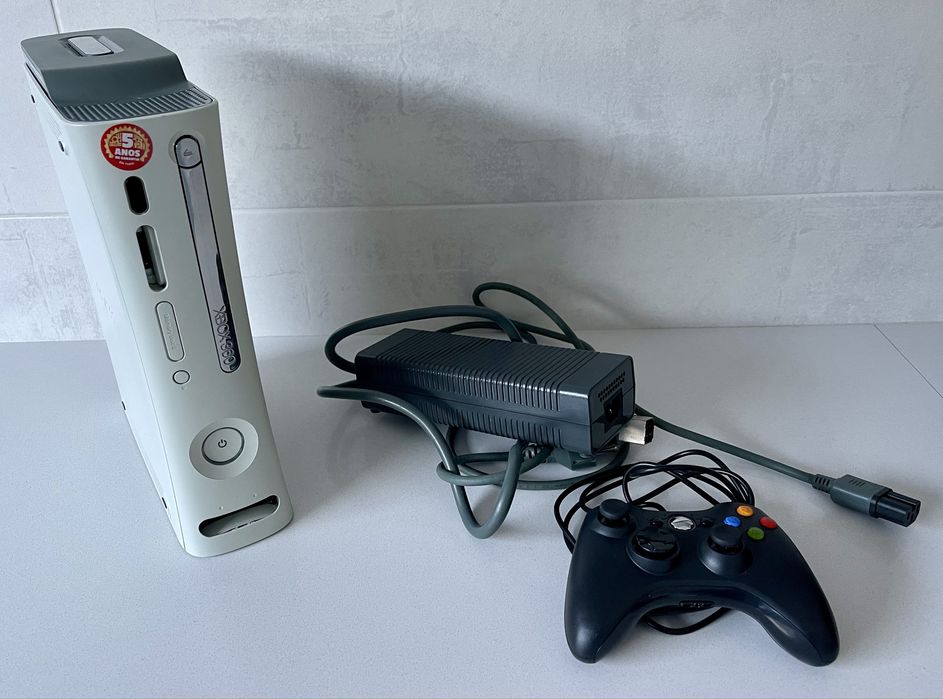 Xbox 360 (funciona, mas leitor com falhas)