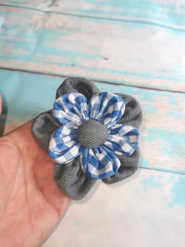 Gumka do włosów duży szaro niebieski kwiat handmade