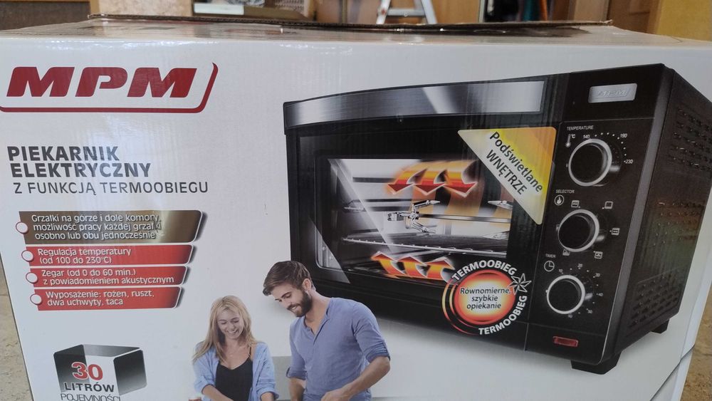 Piekarnik elektryczny, wolnostojący z termo obiegiem, 30 litrów.