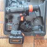 шуруповерт Dnipro CD-182QX практически новый
