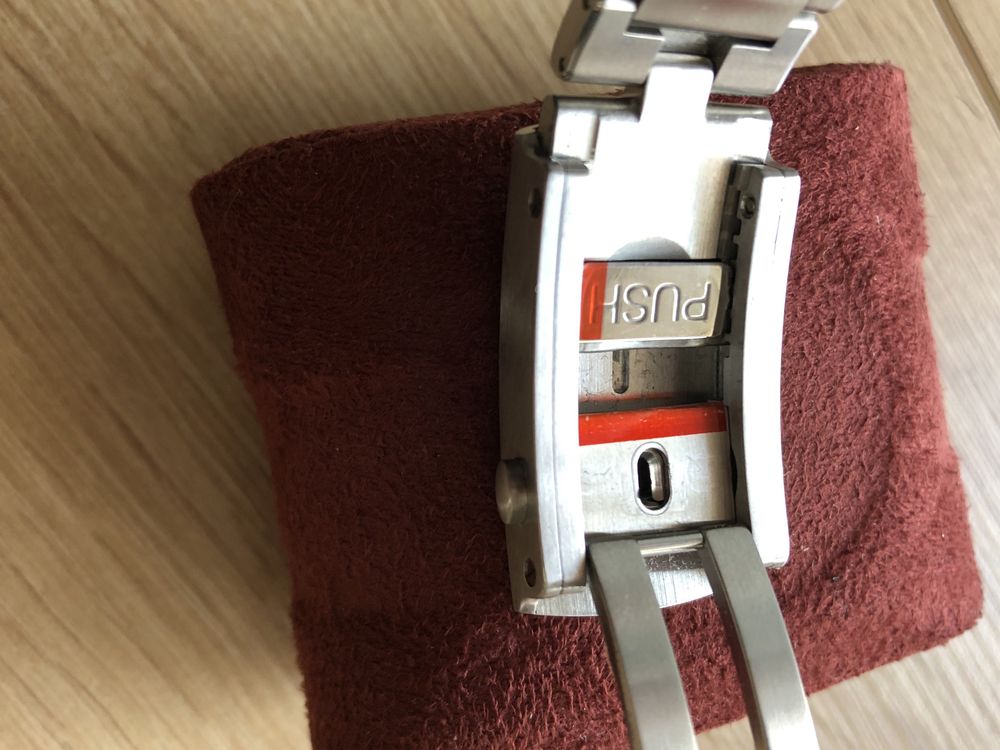 Zelos BlackTip GMT Crimson Red