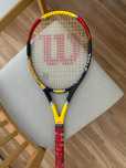 Raquete de primeira linha Wilson Junior Surge 26 em ótimo estado.