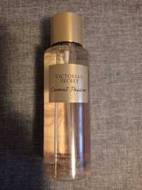 Victoria's Secret Coconut Passion mgiełka do ciała 250 ml.