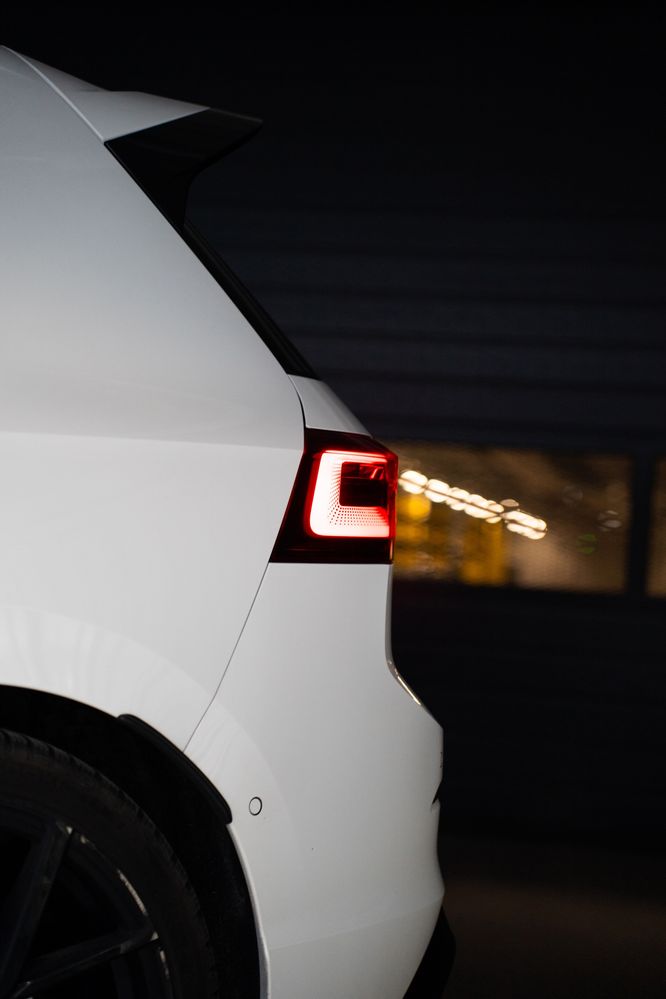VW GOLF 8R wynajem samochodów sportowych - Warszawa - Wypożyczalnia