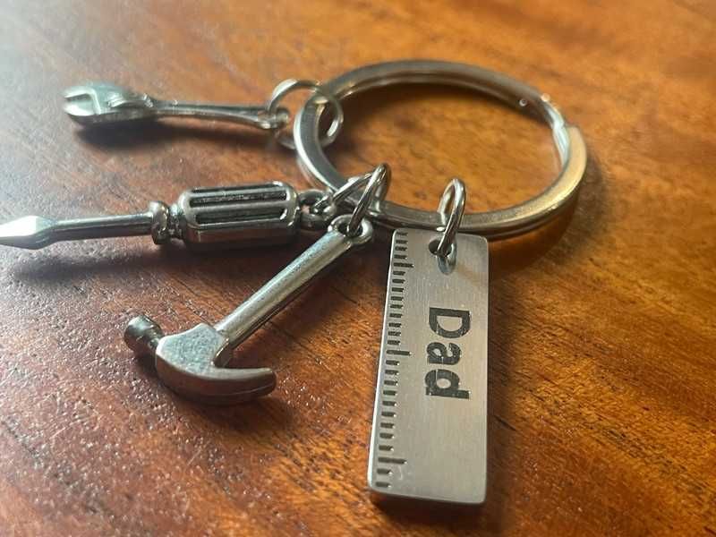 Brelok zestaw narzędzi, idealny na prezent dla taty, młotek, tata gift