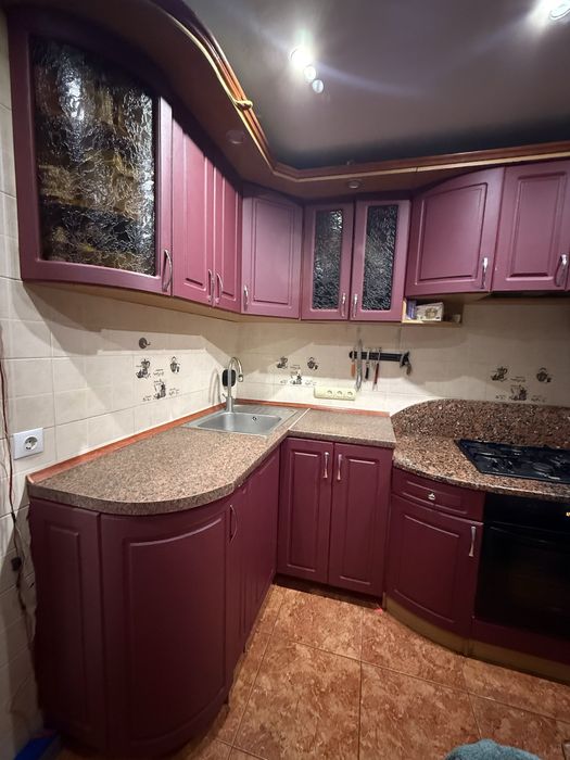 Кухня кутова б,у ,після реставрації. З гранітним єлементом