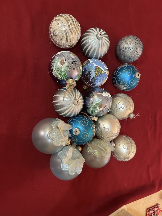 Набор цветных шаров..