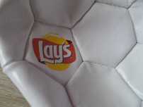bola de futebol da marca Lays