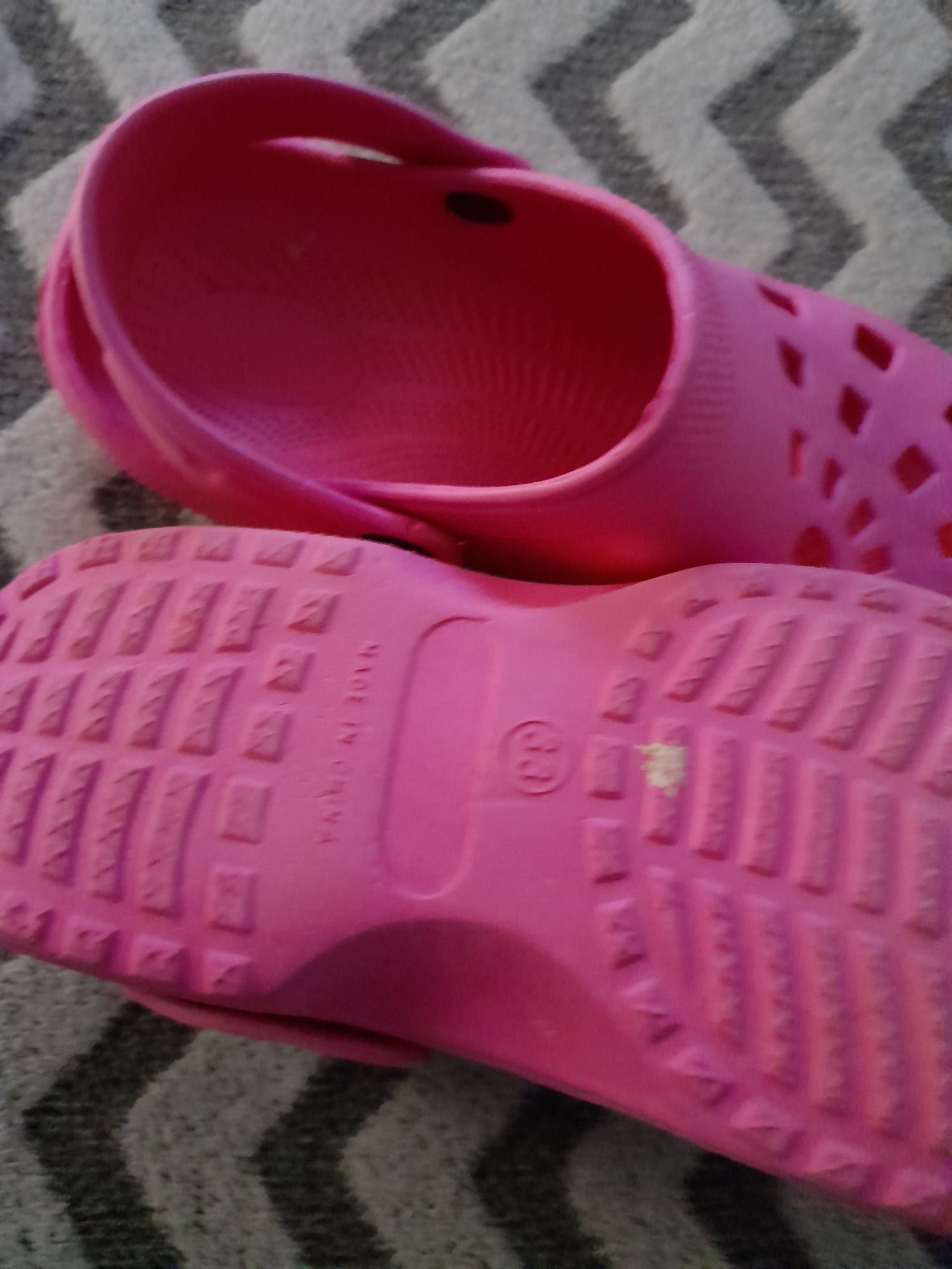 Buty rozowe ala crocs 33