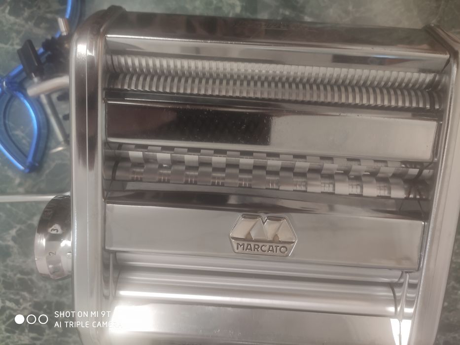 Продається  нова локшинорізка і тісторозкатка