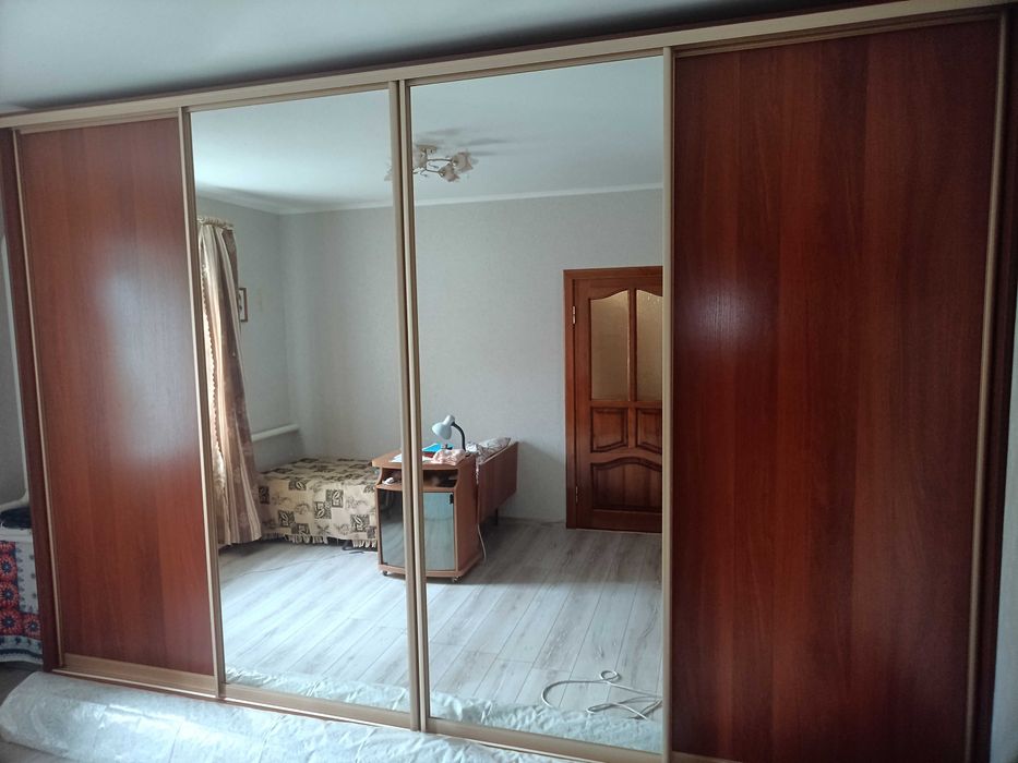 Продам большой шкаф купе