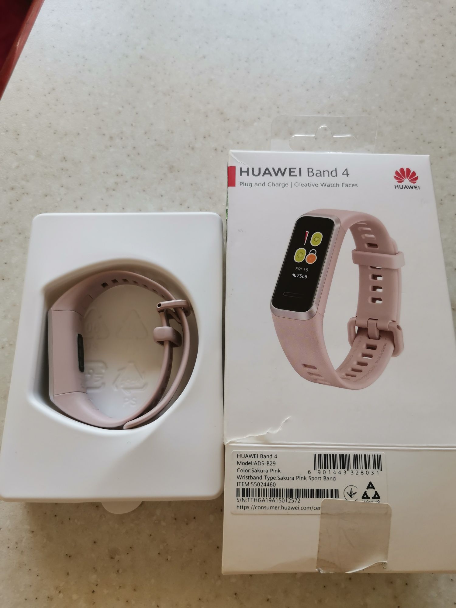 Фитнес-браслет HUAWEI Band 4