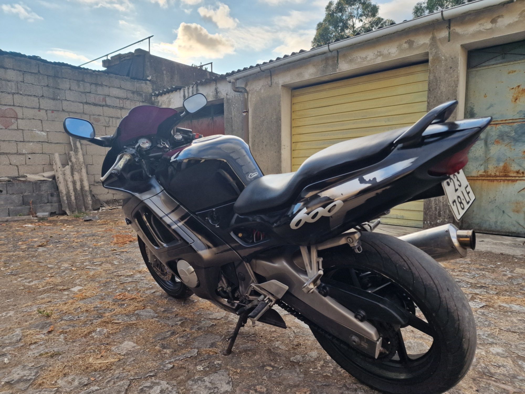 Honda CBR 600 do ano de 98