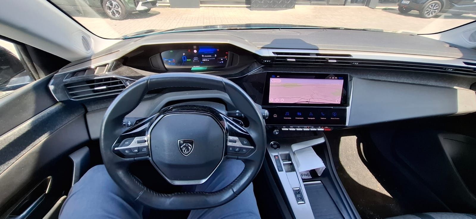 Peugeot 408 hybrid plug in 225cv
