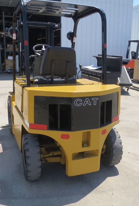 Empilhador Caterpillar 1.5 ton Diesel