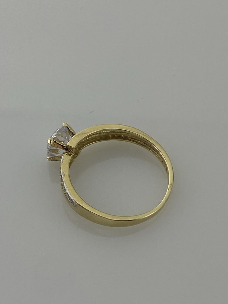 Złoty pierścionek damski, Próba 585. Nowy (5029)