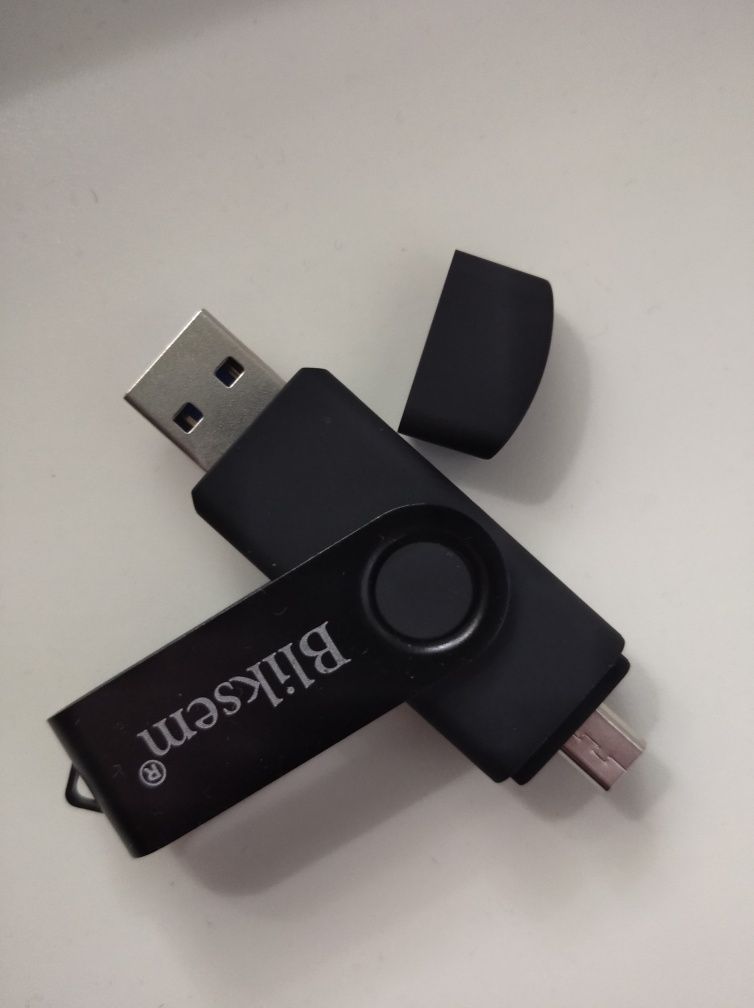 USB флешка на 64GB