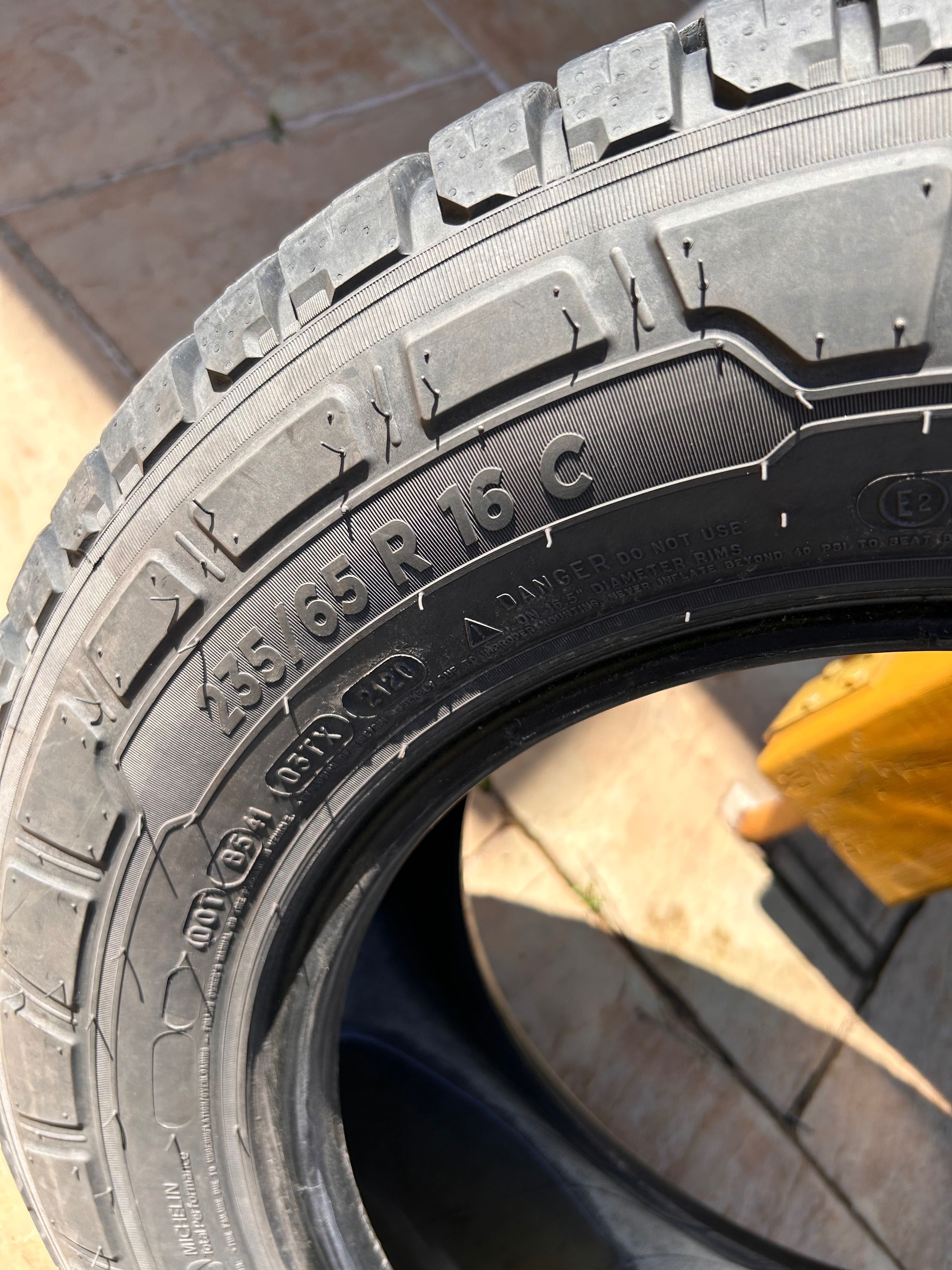 Opony Michelin Agilis Crossclimate 235/65 R16C