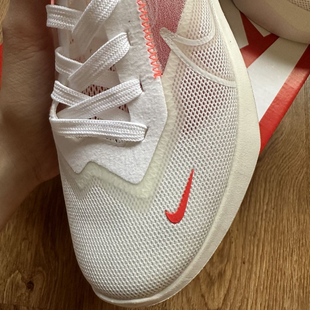 Кросівки жіночі nike vista lite white red