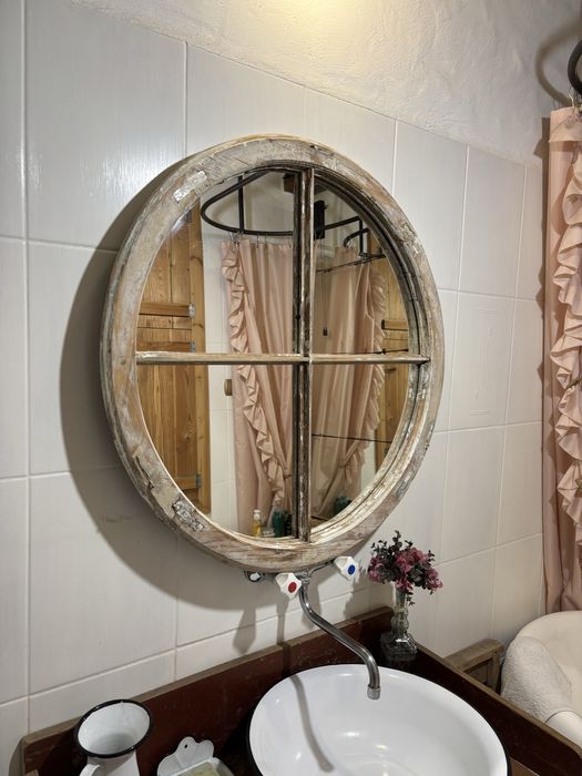 Lustro stylowe z 100-letniego okna