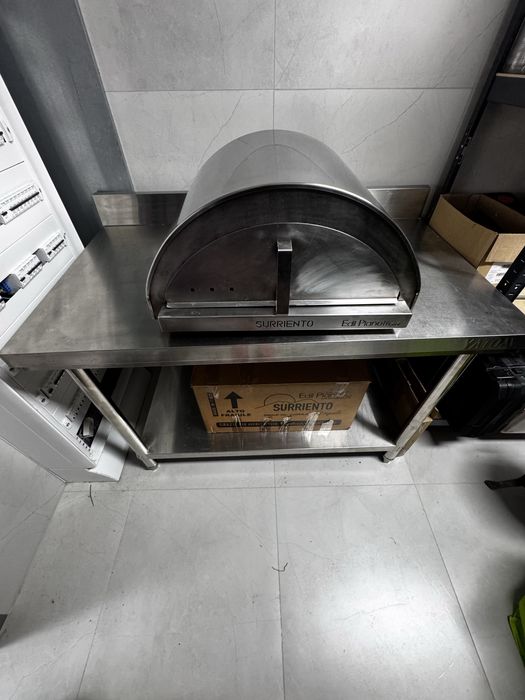 Edil Planet Forni Surriento. ZESTAW!!!  piec gazowy do pizzy ze stolem