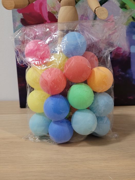 20 kolorowych lekkich plastikowych piłeczek dla dzieci dla kota psa
