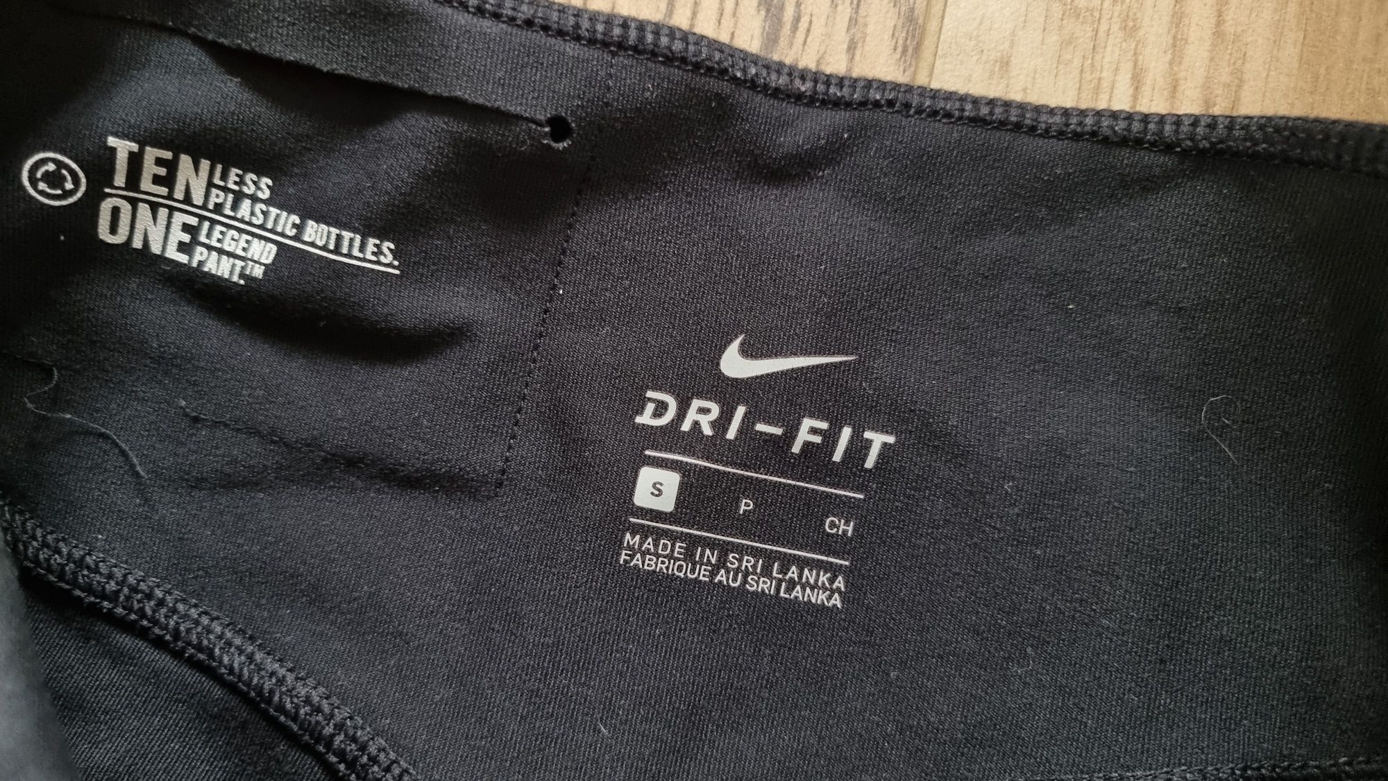 Legginsy Nike dri-fit Ten less plastic bottles