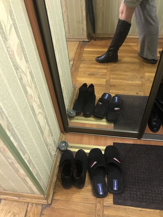 продам зимние женские сапоги рикер