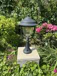 Lampa ogrodowa stylowa z podestem