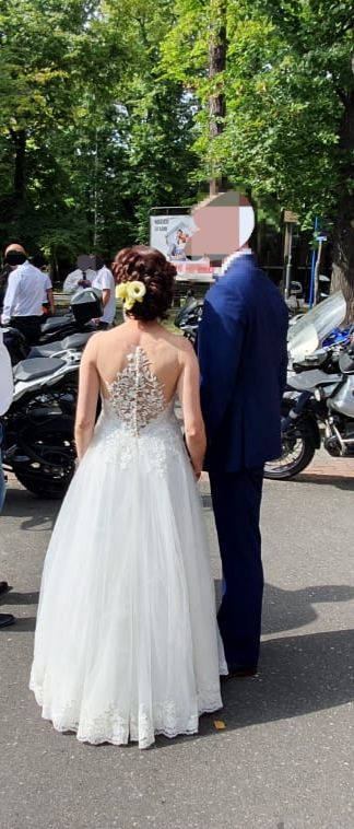 Suknia ślubna, r. 36 na miękkim kole z kantą