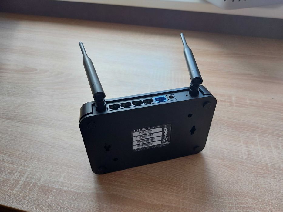 Роутер Netgear  JWNR2010