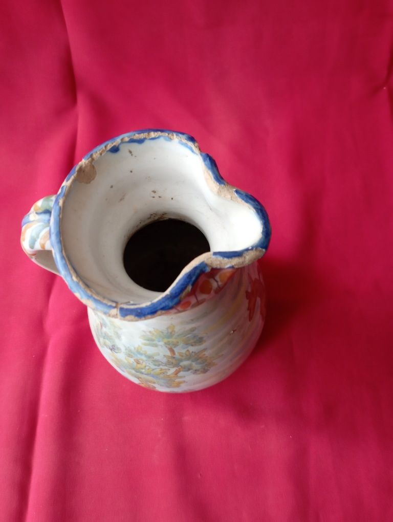 Jarro em Porcelana Antigo