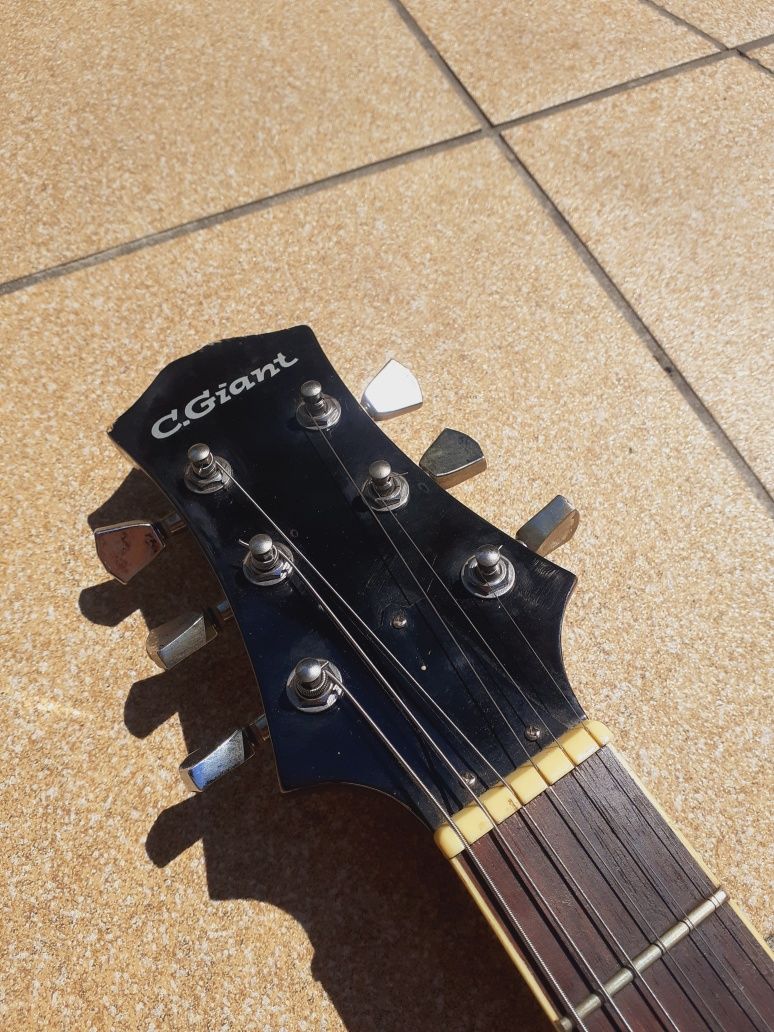 C. Giant Gitara SG Vintage