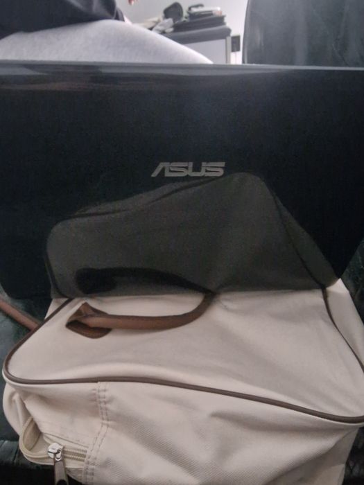 Computador Asus.
