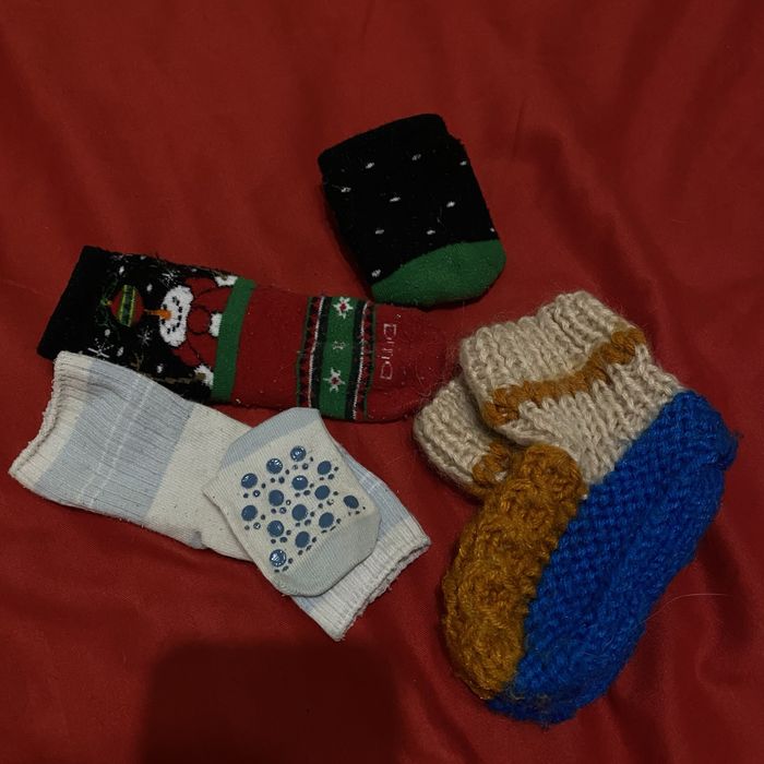 Носочки та нарядні сукні