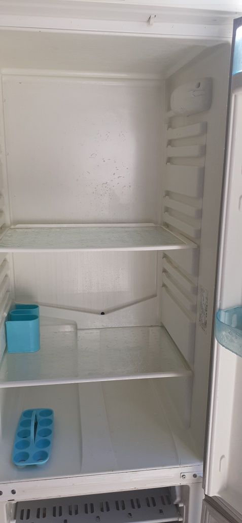 Холодильник отличный Доставка