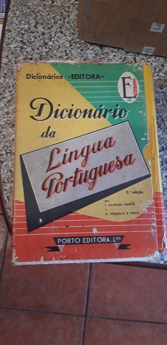 Dicionário de Língua Portuguesa Antigo