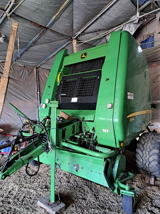 Prasa John Deere 854 MaxiCut od rolnika